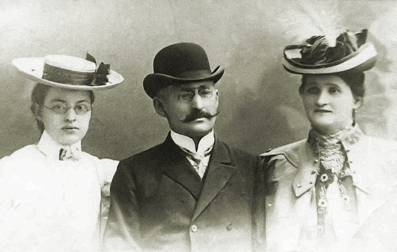 Andzia Kitschmanówna z rodzicami